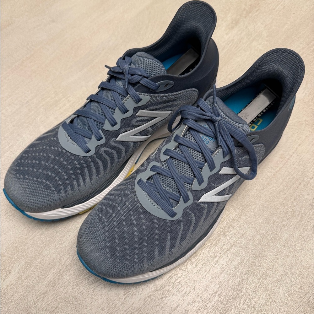 Men's New Balance 860 v11 size 10